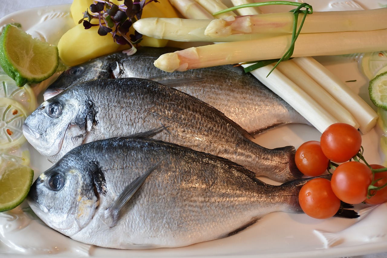 Jak przygotować smaczne i zdrowe sałatki z grillowanym kurczakiem